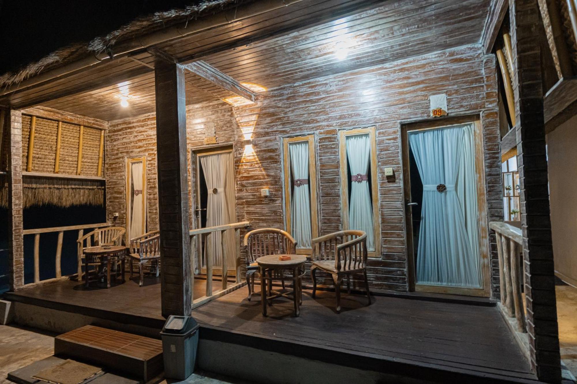 The Mel Homestay Batununggul Exteriör bild